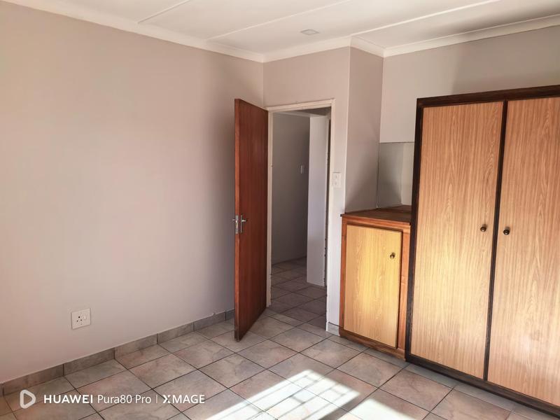 To Let 2 Bedroom Property for Rent in Heiderand Western Cape